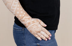 Daisy Tan Gradient Compression Glove