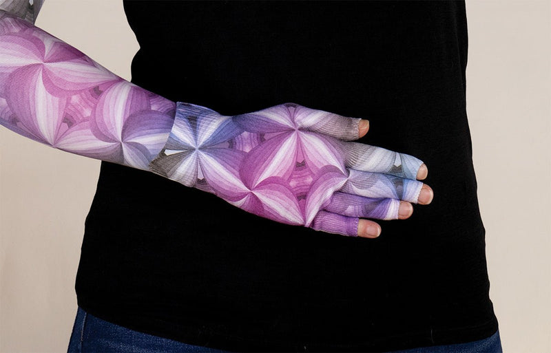 Kaleidoscope Gradient Compression Glove