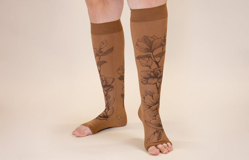 Magnolia Mocha Gradient Compression Socks